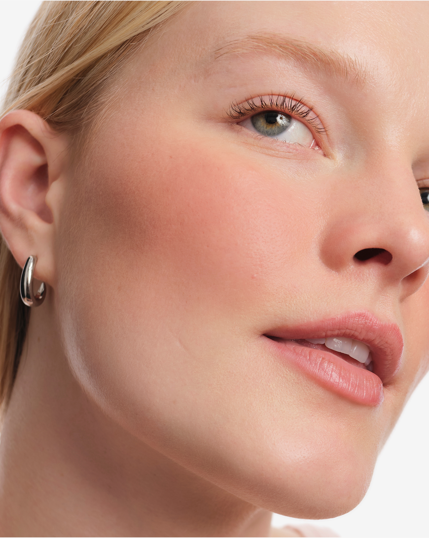 Cloud Paint Plush Blush